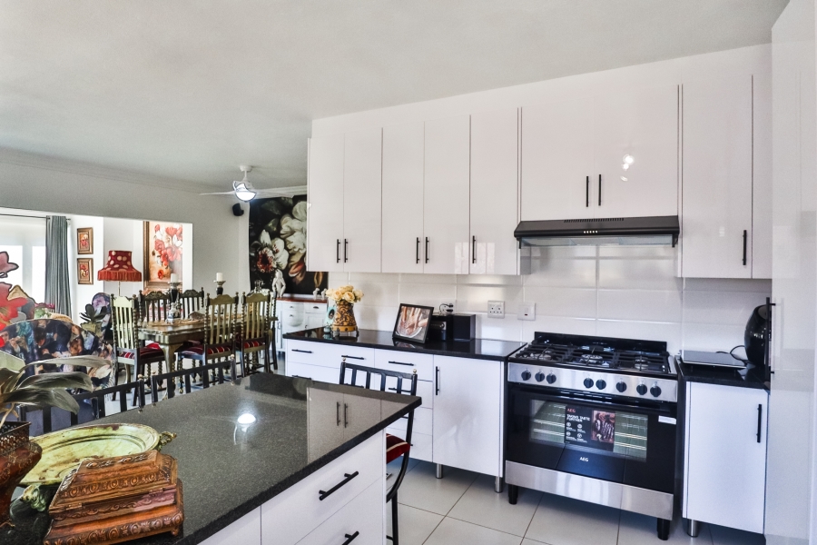 3 Bedroom Property for Sale in The Coves North West